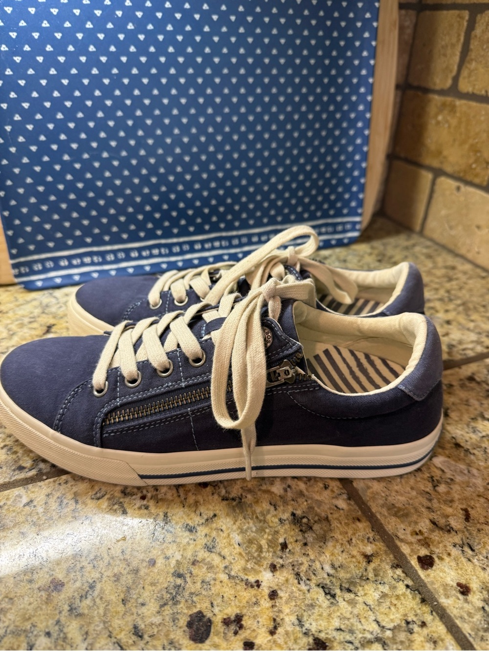 Taos Footwear Navy Canvas Sneakers with Cream Laces - Picture 3 of 7
